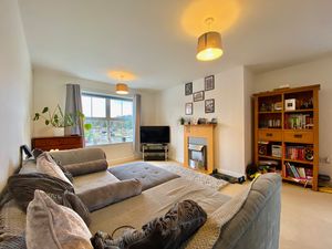 Lounge/Diner- click for photo gallery